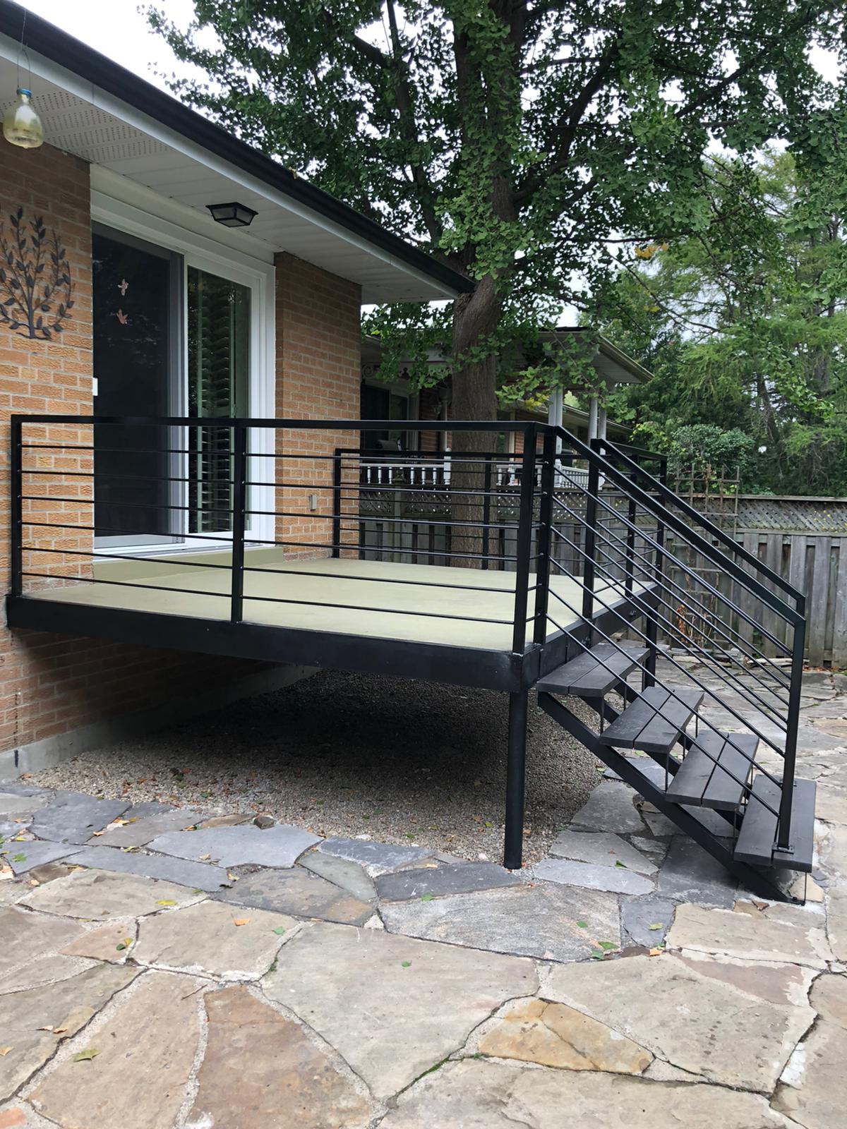 00719 Outdoor Deck Railings near me-SmithMetalWorks.ca