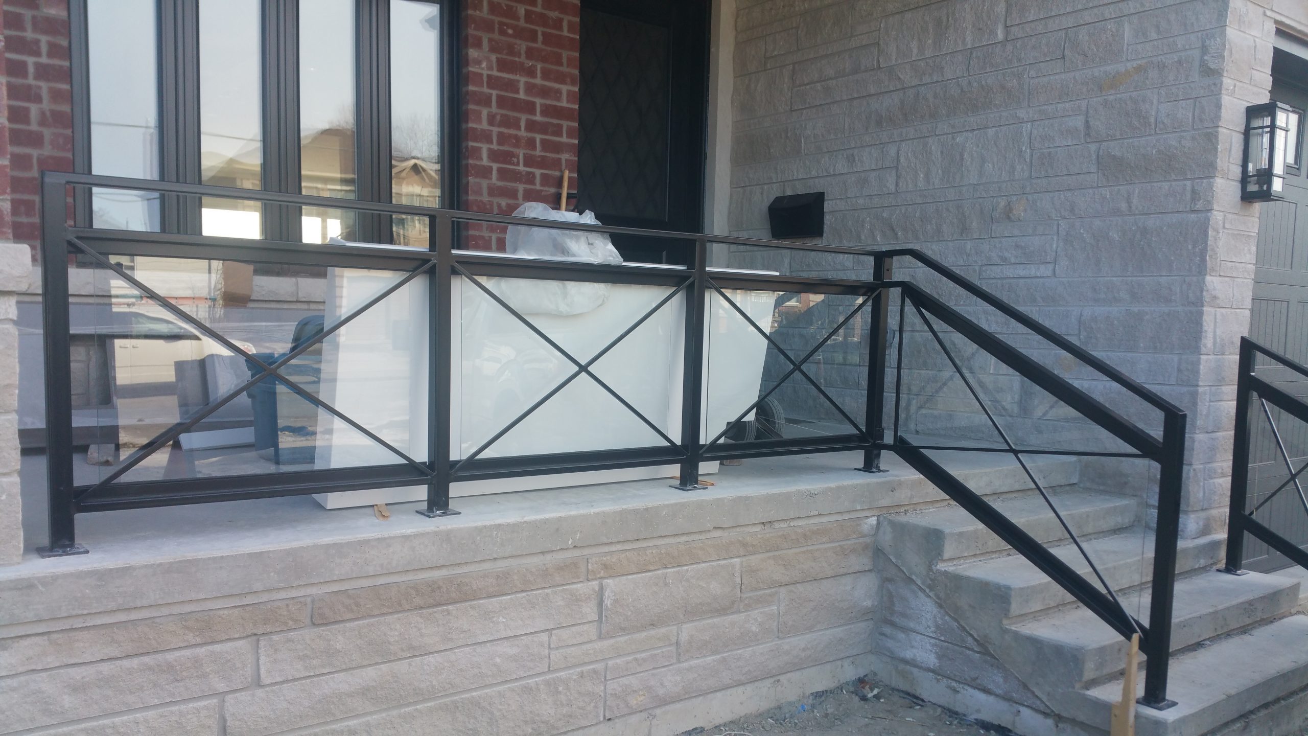 00729 Outdoor Glass Railings